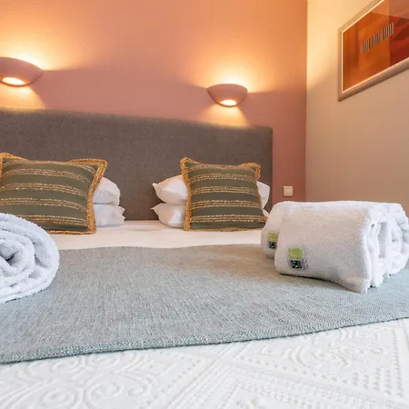Logis La Bastide De Grignan Hotel & Restaurant 